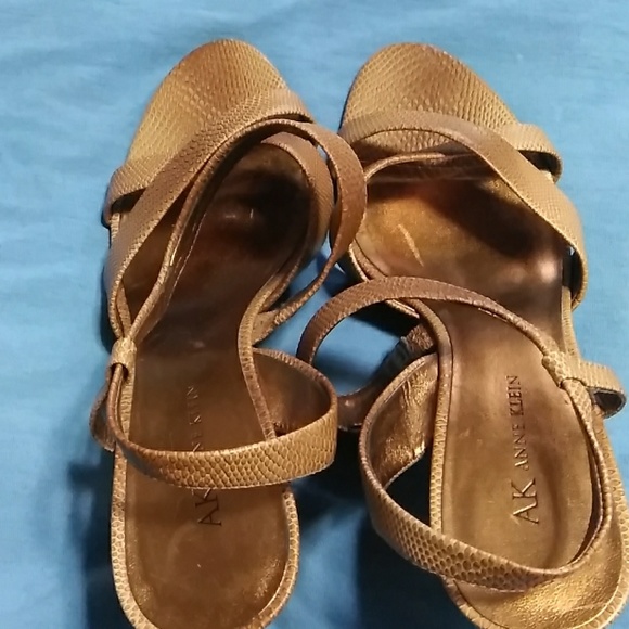 Shoes - Picture 2 of 3